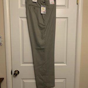 Roundtree and Yorke classic fit/flat front, light gray dress pants 36x32